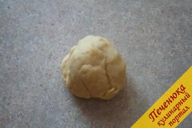 4) Замесим тесто для лазаньи. Оно должно быть очень плотным, как на лапшу.
