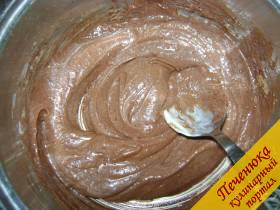 7) Тем временем пока готовятся коржи необходимо приготовить шоколад. Для этого смешать в кастрюли все необходимые ингредиенты.