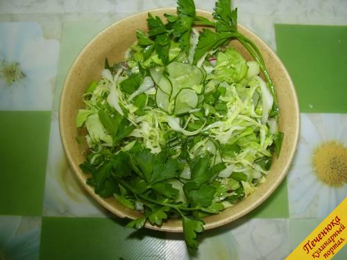 Салат с капустой и огурцами
