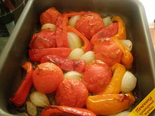 6) Готовые овощи достать из духовки.