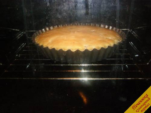 10) Выпекать пирог в течение 30 минут.