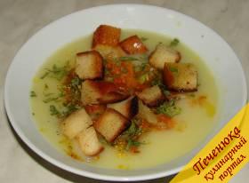 6) Помешать готовый суп-пюре в кастрюле, разлить по тарелкам, посыпать свежей зеленью